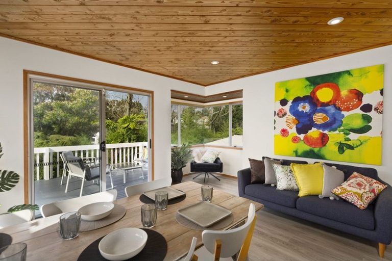 Photo of property in 49 Cron Avenue, Te Atatu South, Auckland, 0610