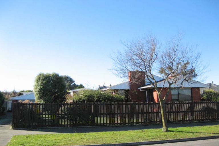 Photo of property in 6 Warren Crescent, Hillmorton, Christchurch, 8025