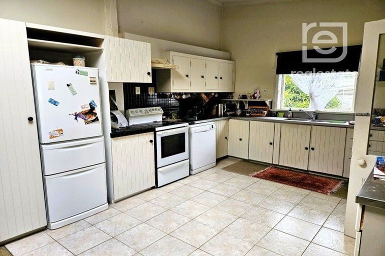 Photo of property in 12 Grant Street, Dannevirke, 4930