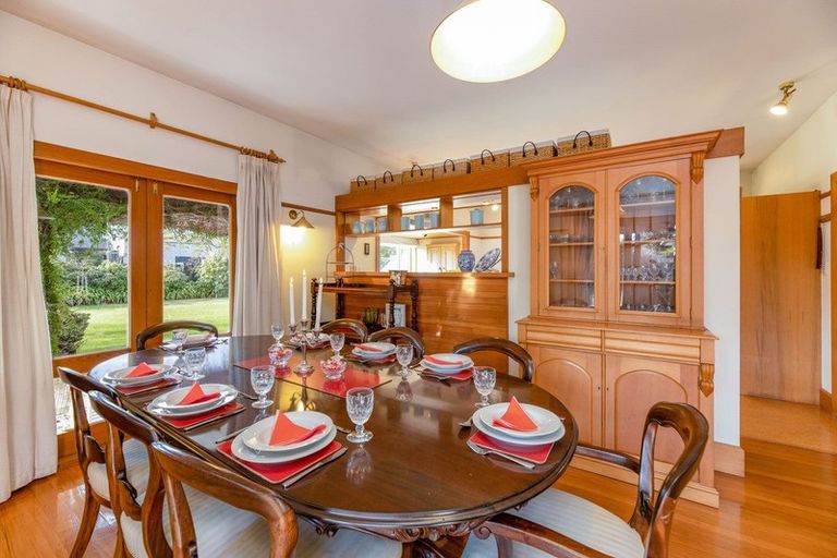 Photo of property in 130 Memorial Avenue, Burnside, Christchurch, 8053