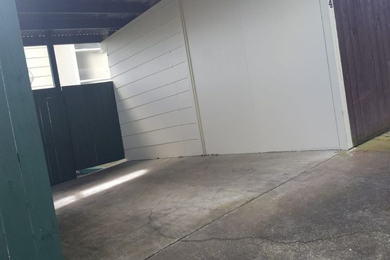 Photo of property in 4/448 Glenfield Road, Glenfield, Auckland, 0629