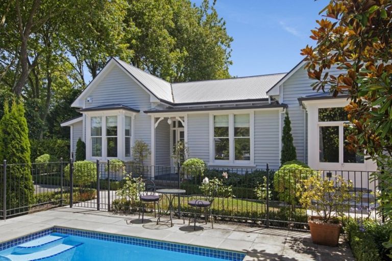 Photo of property in 29 Glandovey Road, Fendalton, Christchurch, 8052