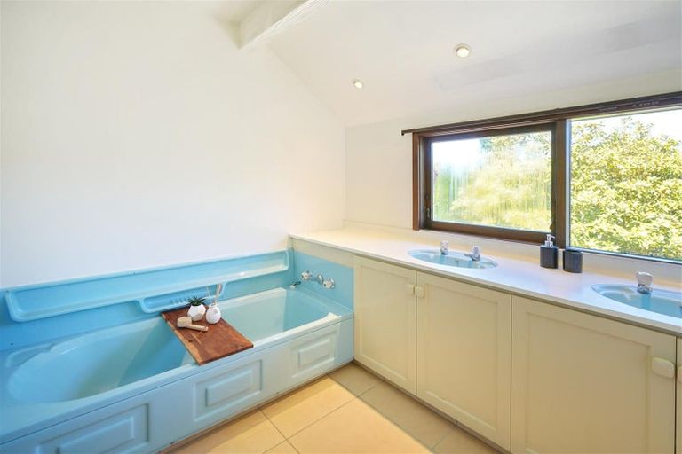 Photo of property in 70b Avonhead Road, Avonhead, Christchurch, 8042