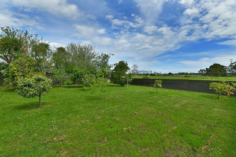 Photo of property in 207 Parkhurst Road, Parakai, 0830