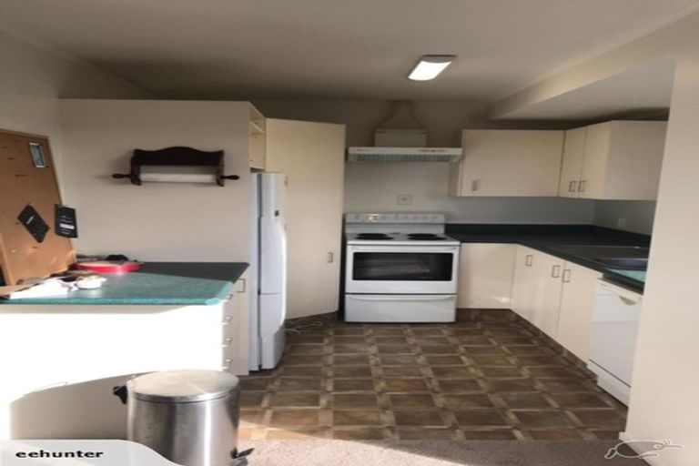 Photo of property in 6 Ashton Fitchett Drive, Brooklyn, Wellington, 6021