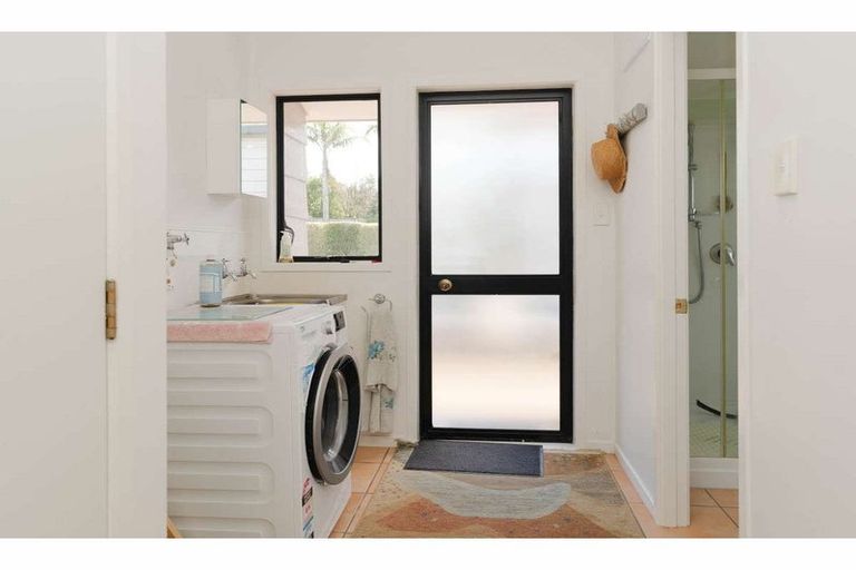 Photo of property in 38 Riddell Road, Kerikeri, 0230