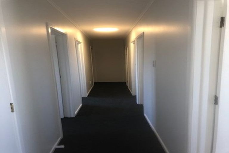 Photo of property in 1/452 Swanson Road, Ranui, Auckland, 0612