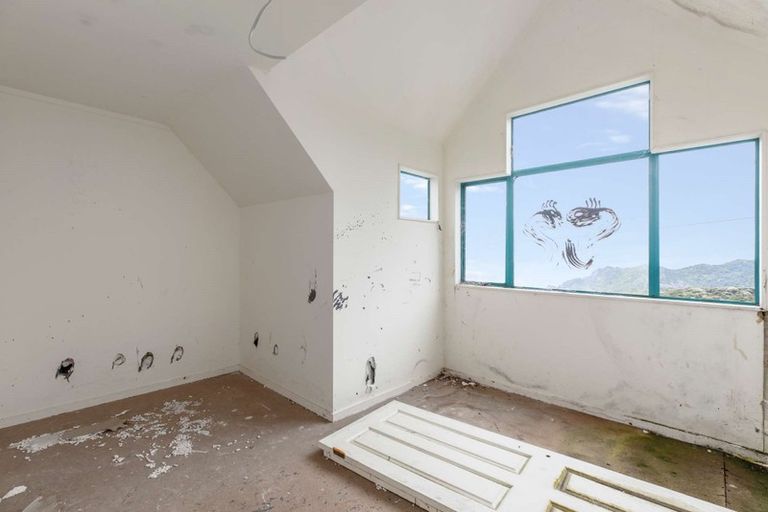 Photo of property in 112 Lone Kauri Road, Karekare, New Lynn, 0772