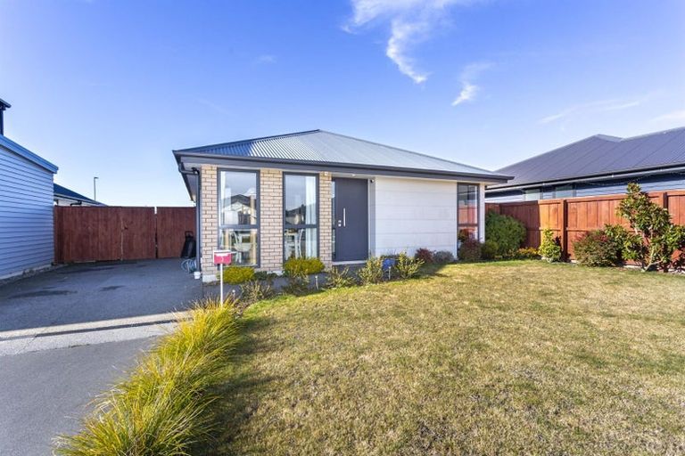 Photo of property in 5 Eric Melrose Lane, Halswell, Christchurch, 8025