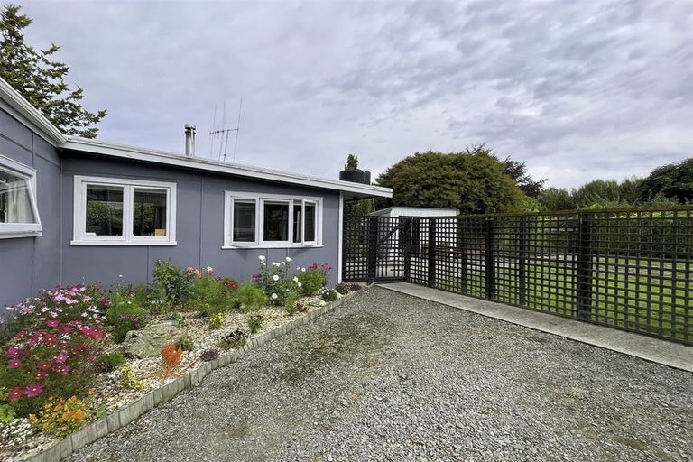 Photo of property in 53 Main North Road, Geraldine, 7930