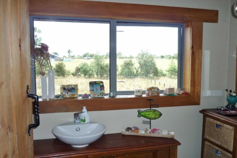 Photo of property in 62 John Hindmarsh Road, Karaka, Papakura, 2580