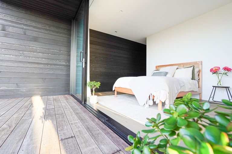 Photo of property in 28 Pacific Parade, Surfdale, Waiheke Island, 1081