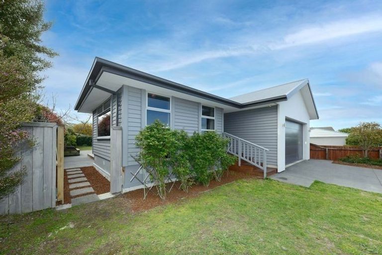 Photo of property in 14 Caithness Street, New Brighton, Christchurch, 8083