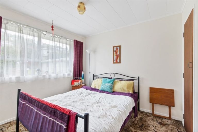 Photo of property in 7 Cyril Way, Paparangi, Wellington, 6037