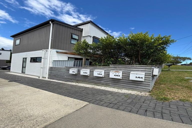 Photo of property in 2/66 Neil Avenue, Te Atatu Peninsula, Auckland, 0610
