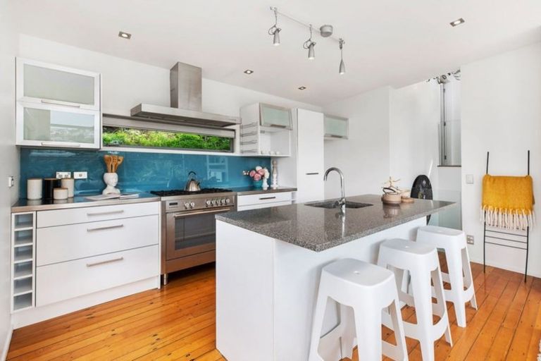 Photo of property in 414a Evans Bay Parade, Hataitai, Wellington, 6021