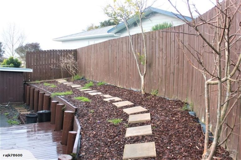 Photo of property in 1/49 Sungrove Rise, Sunnyvale, Auckland, 0612