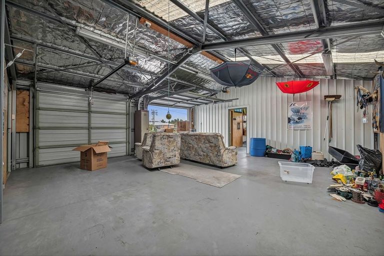 Photo of property in 111 Pioneer Road, Moturoa, New Plymouth, 4310