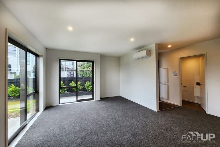 Photo of property in 86 Glidepath Road, Hobsonville, Auckland, 0616