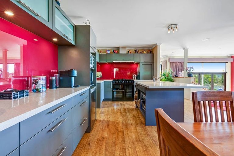 Photo of property in 13 Seagate Place, Red Beach, 0932