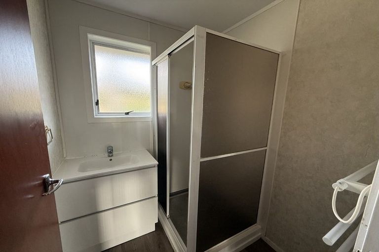 Photo of property in 4/48 Mcleod Road, Henderson, Auckland, 0612