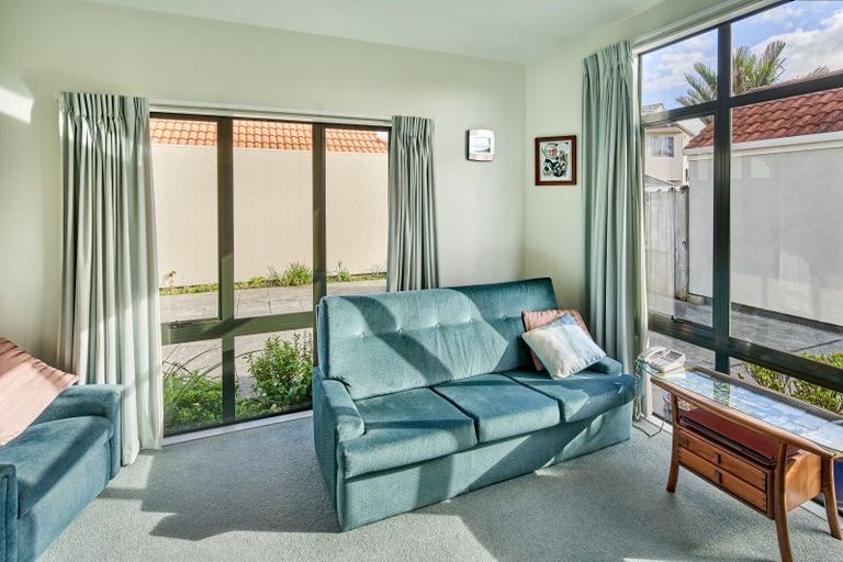 Photo of property in 58 Laings Road, Hutt Central, Lower Hutt, 5010