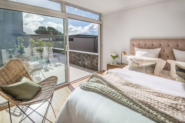 Photo of property in 31 Kitchener Road, Takapuna, Auckland, 0622