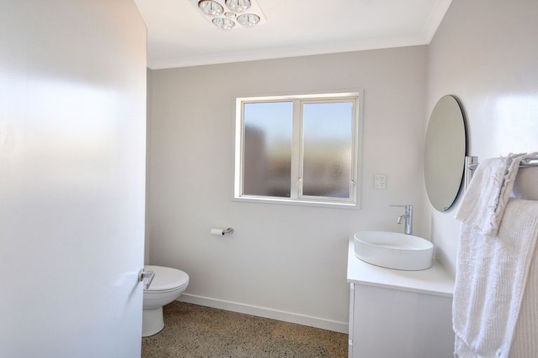 Photo of property in 17 Palmer Place, Taieri Beach, Taieri Mouth, 9091