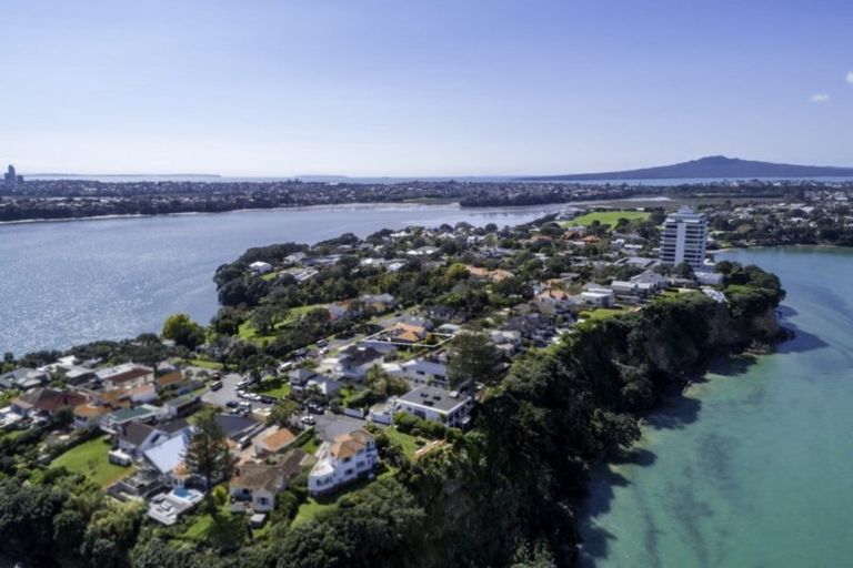 Photo of property in 77a Stanley Point Road, Stanley Point, Auckland, 0624
