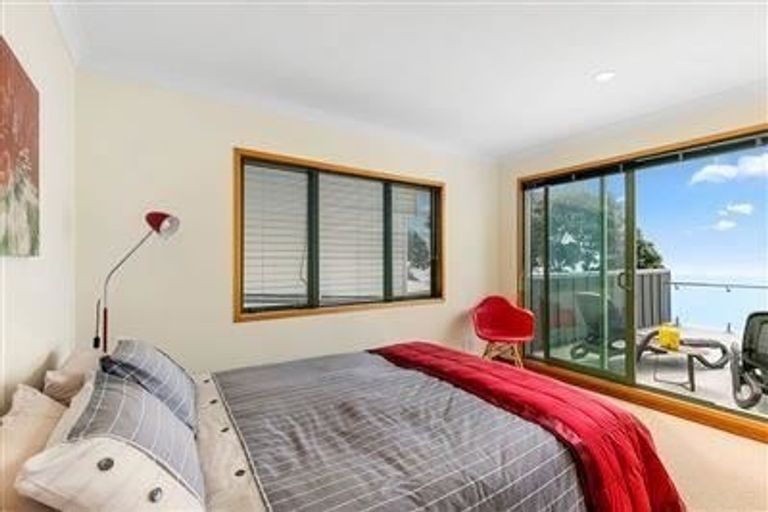 Photo of property in 10 Ocean Parade, Pukerua Bay, 5026