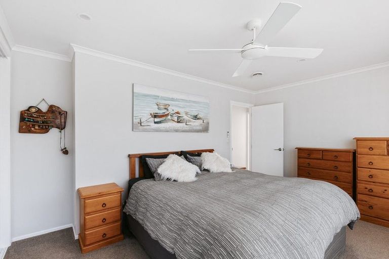 Photo of property in 35 Coppelia Avenue, Omokoroa, 3114