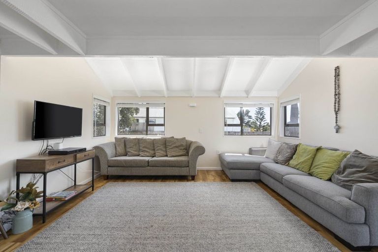 Photo of property in 16 Palm Parade, Riversdale Beach, Masterton, 5872