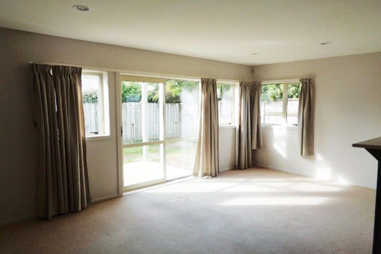 Photo of property in 8/103 Swanson Road, Henderson, Auckland, 0610