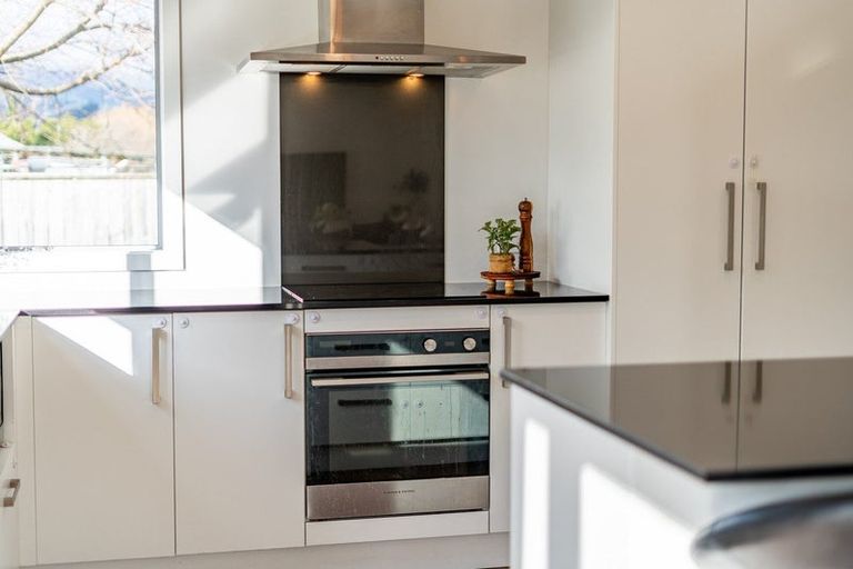 Photo of property in 25a Hikurangi Street, Trentham, Upper Hutt, 5018