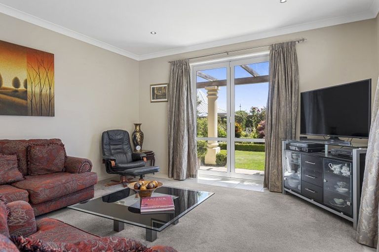 Photo of property in 11 Oakwood Drive, Rangiora, 7400