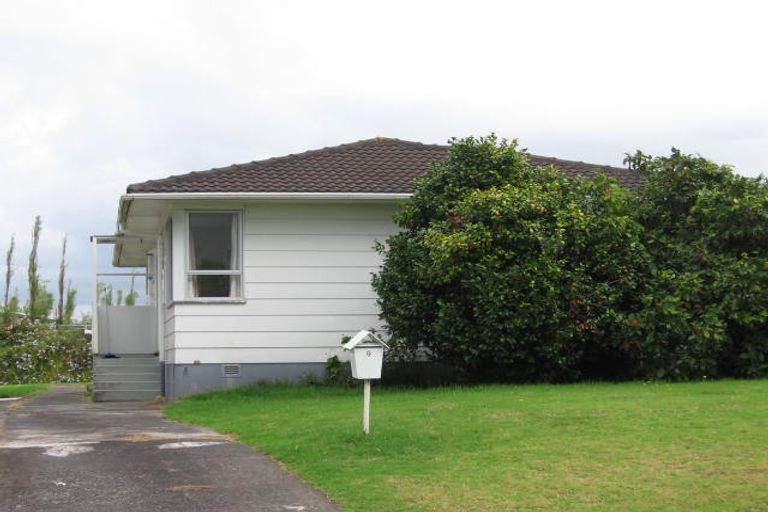 Photo of property in 9 Harmel Road, Glendene, Auckland, 0602