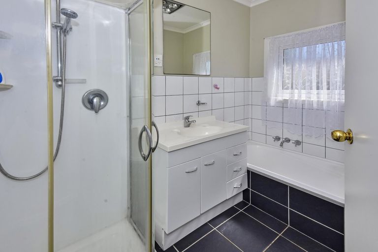 Photo of property in 11 Albert Street, Papakura, 2110