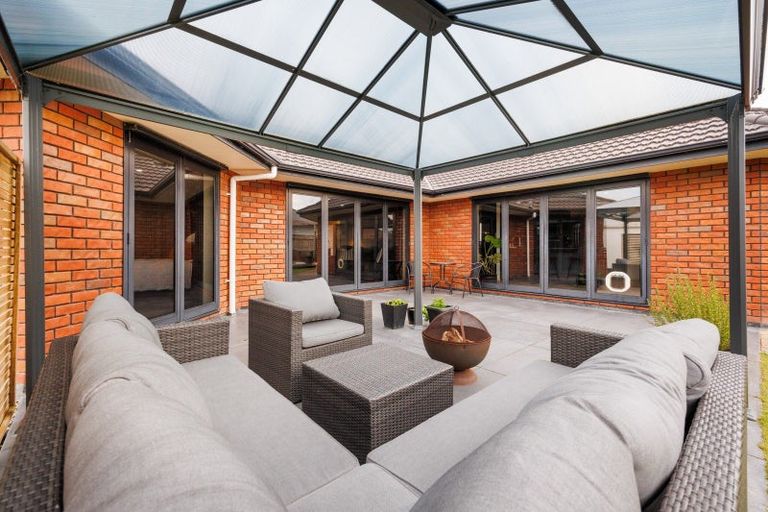 Photo of property in 17 Daniel Place, Kelvin Grove, Palmerston North, 4414