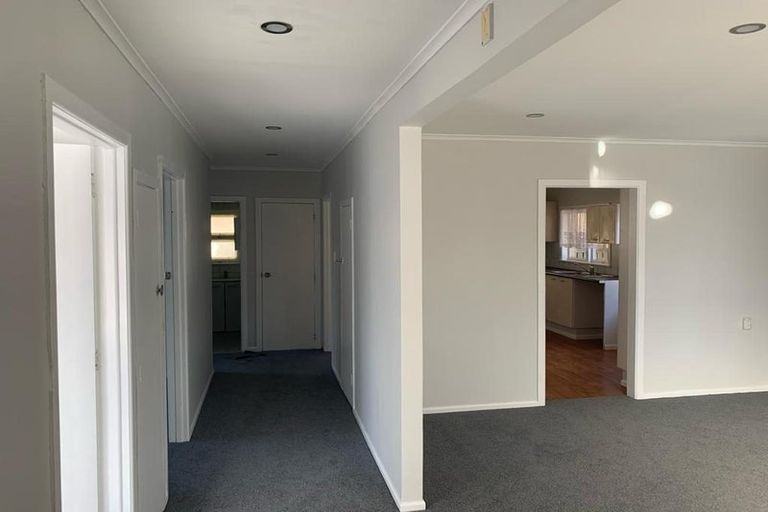Photo of property in 11a Hill Crescent, Papakura, 2110