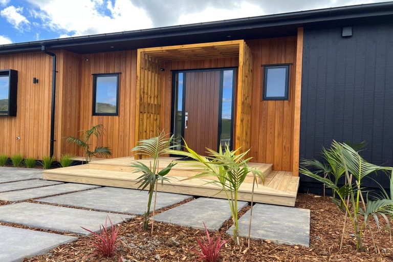 Photo of property in 79 Omahina Street, Raglan, 3225