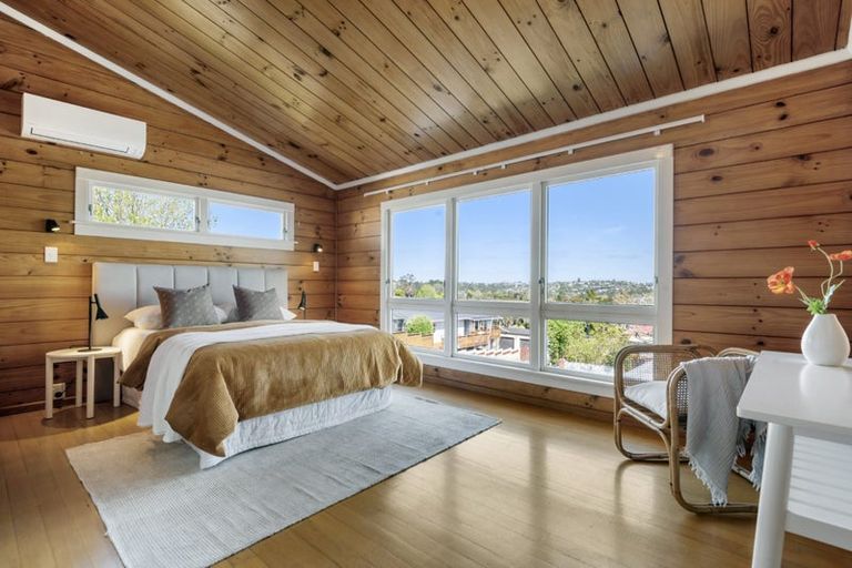 Photo of property in 27 Valley View Road, Glenfield, Auckland, 0629