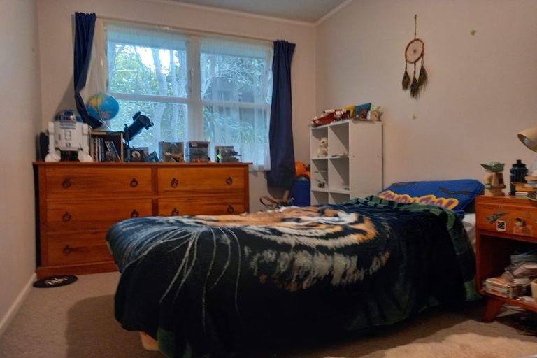 Photo of property in 8 Mark Avenue, Paparangi, Wellington, 6037