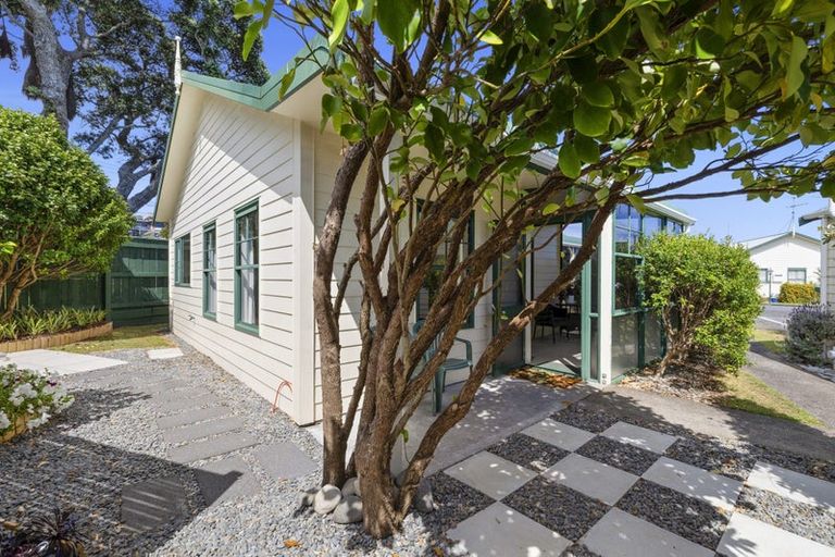 Photo of property in 2/70 Whiteley Street, Moturoa, New Plymouth, 4310