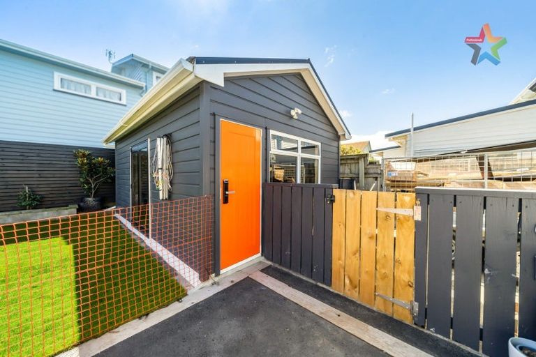 Photo of property in 6 Wha Street, Lyall Bay, Wellington, 6022