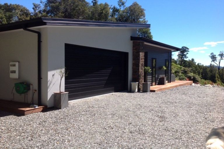 Photo of property in 2 Kakapo Way, Moana, 7875