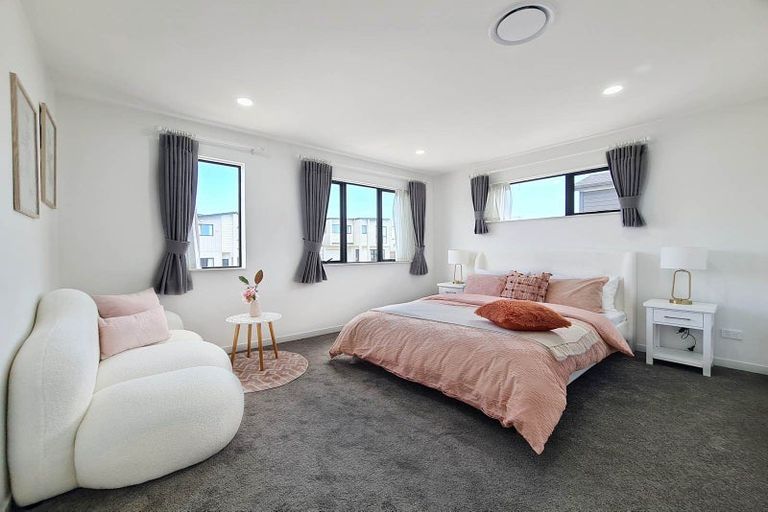 Photo of property in 4 Frontier Lane, Flat Bush, Auckland, 2019