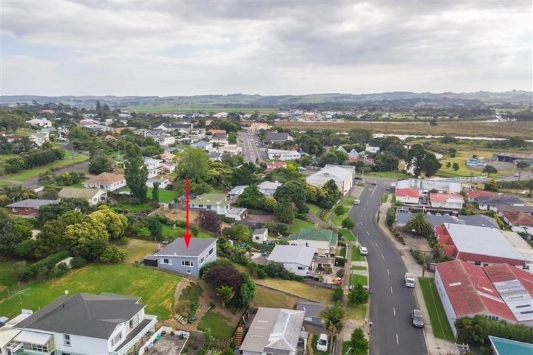 Photo of property in 15 Awaroa Road, Helensville, 0800