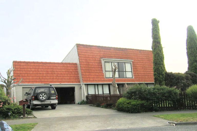 Photo of property in 14 Bassett Place, Taradale, Napier, 4112