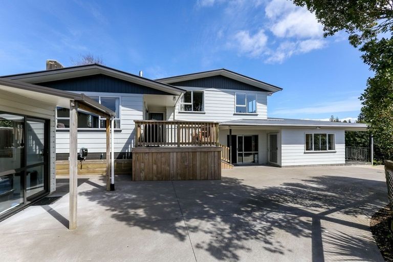 Photo of property in 17 Kowhai Street, Inglewood, 4330