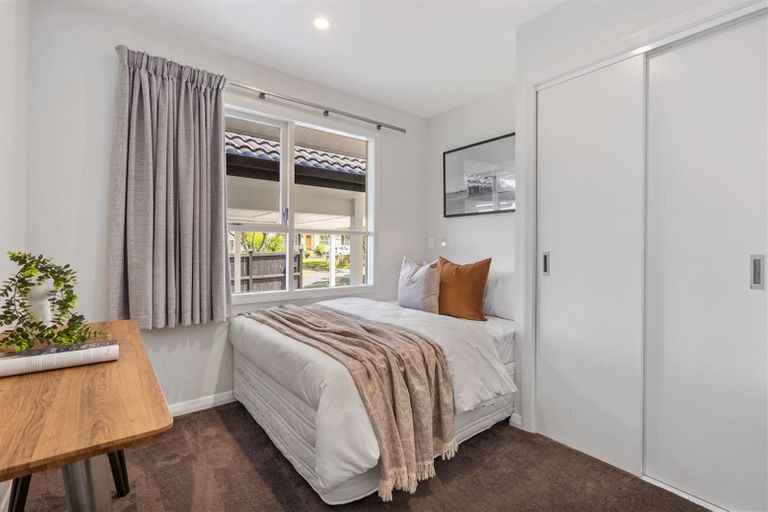 Photo of property in 3 Ussher Place, Pakuranga Heights, Auckland, 2010